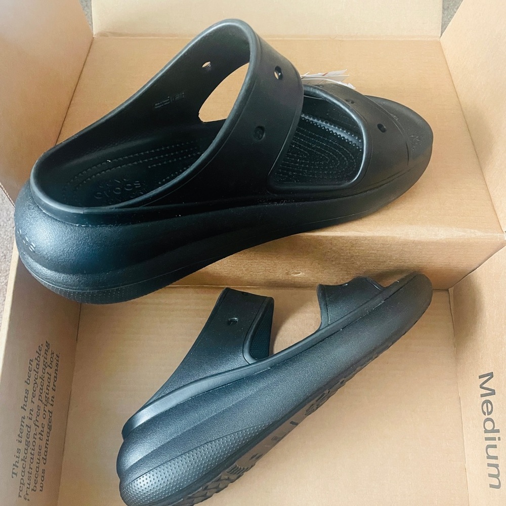 Men Brand new classic crush sandals size 13 women 14